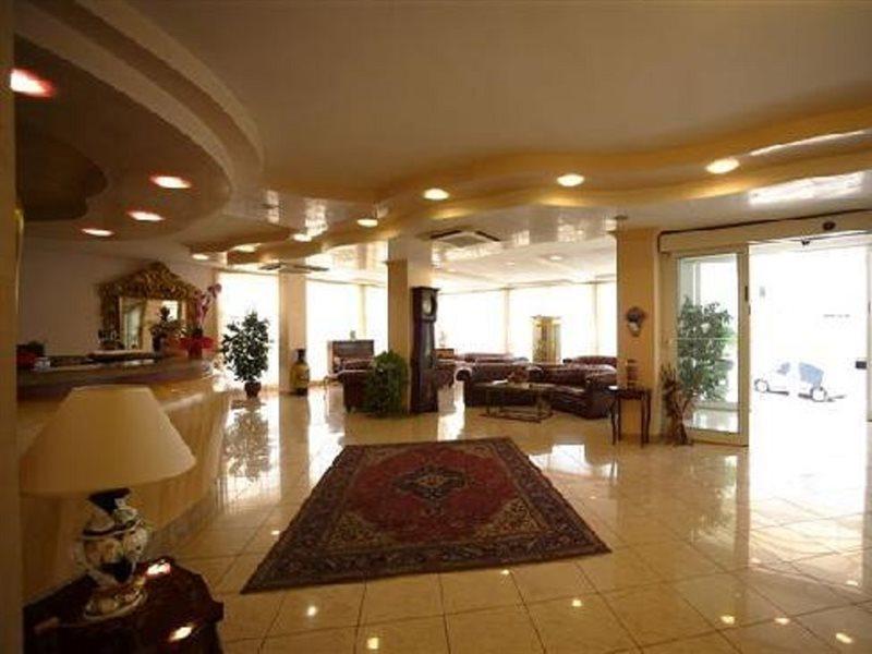 Hotel Gaston Римини Екстериор снимка