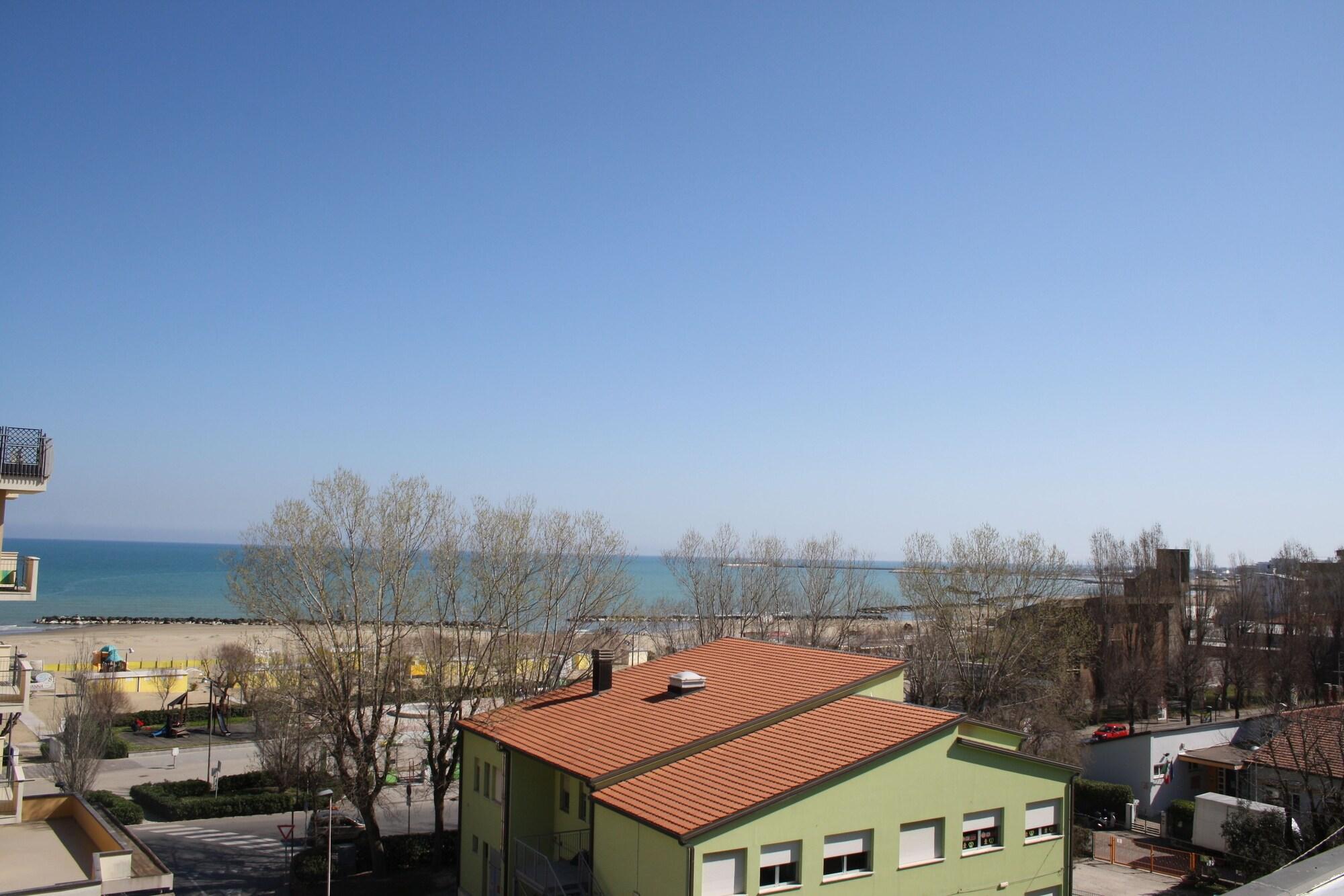 Hotel Gaston Римини Екстериор снимка