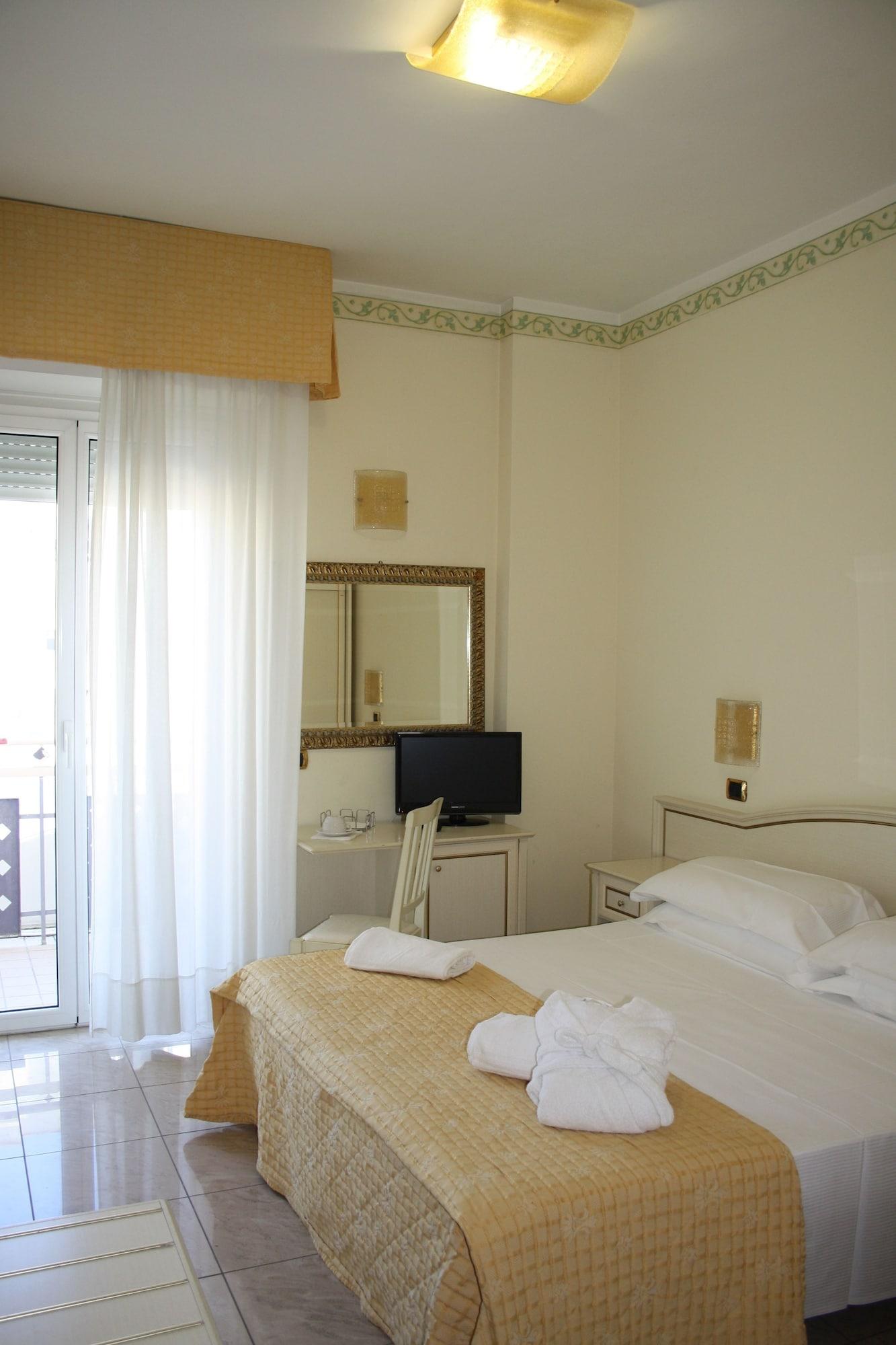 Hotel Gaston Римини Екстериор снимка