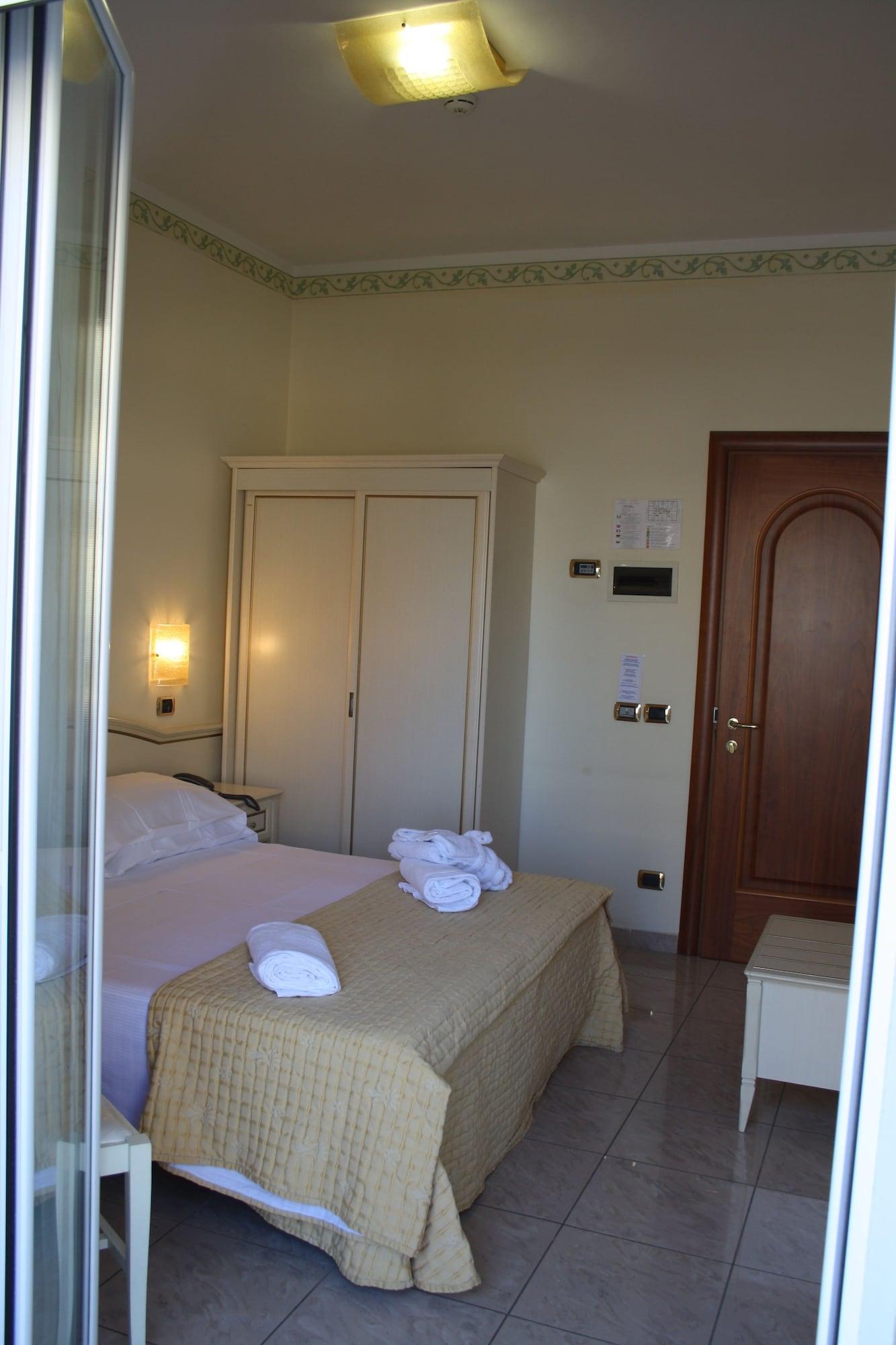 Hotel Gaston Римини Екстериор снимка