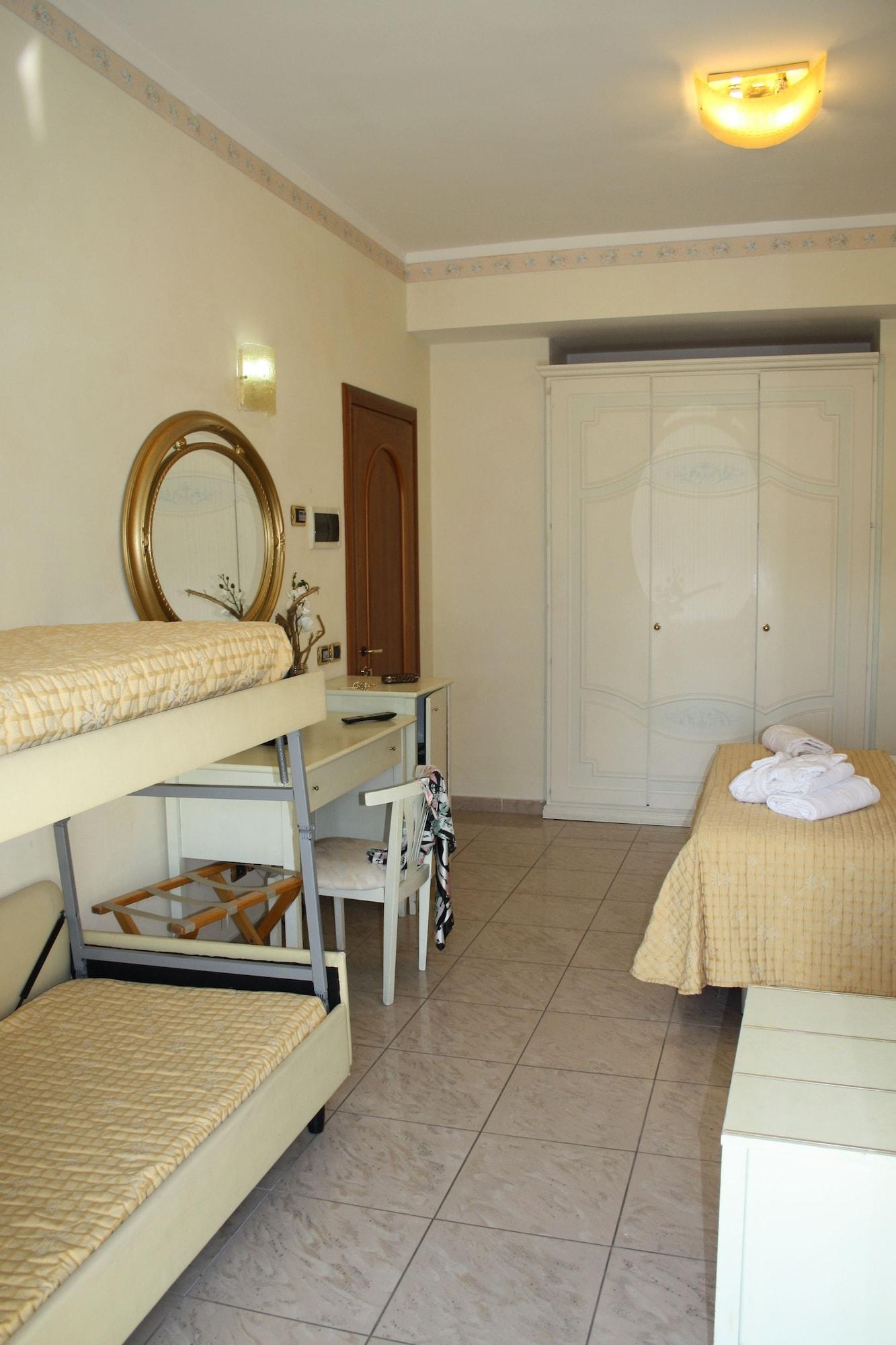 Hotel Gaston Римини Екстериор снимка