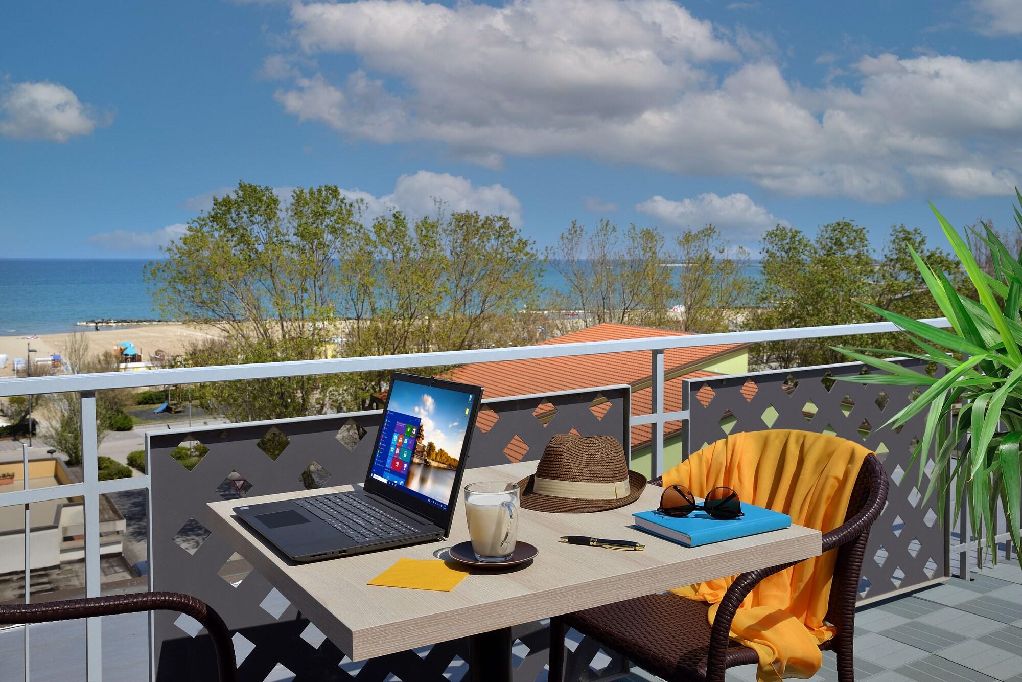 Hotel Gaston Римини Екстериор снимка