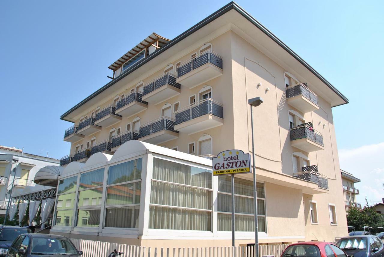 Hotel Gaston Римини Екстериор снимка